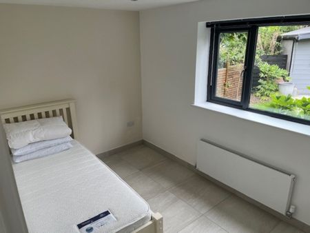 East Bawtry Road, Brecks, S60 4BU - Photo 4