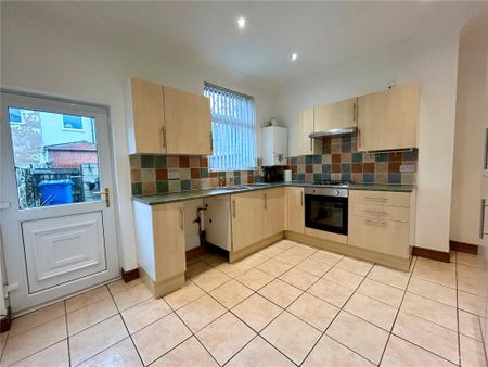 2 bedroom terraced house to rent - Photo 2