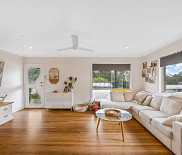 Comfortable 3 Bedroom Home in a Peaceful Location - Photo 2