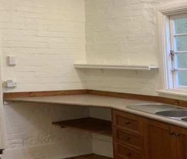 Charming Terrace with Space & Lifestyle in Chippendale's Creative Hub - Photo 4