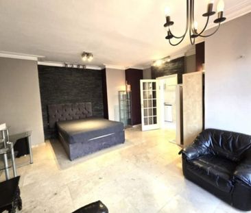 Studio Flat, Finchley Lane, NW4 - Photo 2