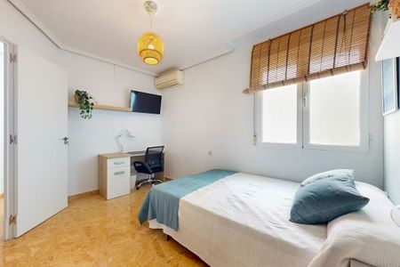 Avinguda de Peris i Valero, Valencia, Valencian Community 46006 - Photo 2