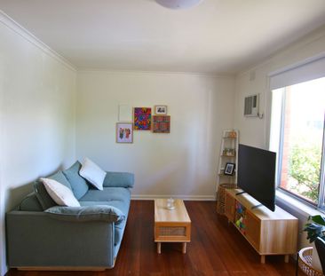 Low-Maintenance Living in the Heart of Thornbury - Photo 1