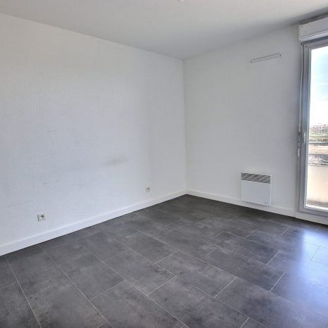 T3 DERNIER ETAGE AVEC ASCENSEUR-RESIDENCE AVEC PISICNE ET GARDIEN - Photo 1