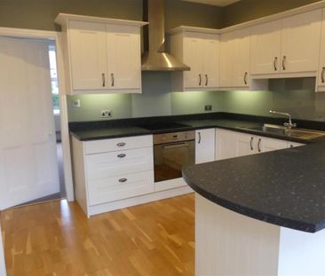 2 bedroom end of terrace house to rent - Photo 4