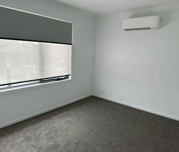 Quality And Style, Ready to Move In - Photo 3
