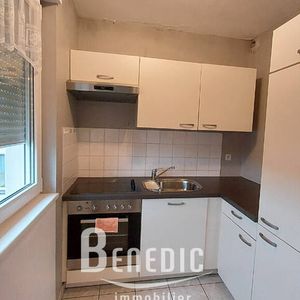 Studio avec balcon - proche lycée technique et zone commerciale - Photo 2