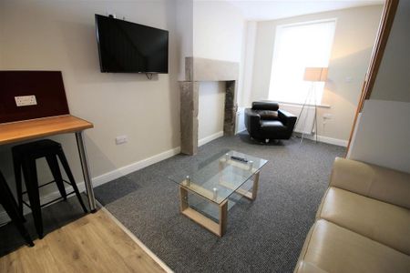 2 bedroom private hall to rent - Photo 3