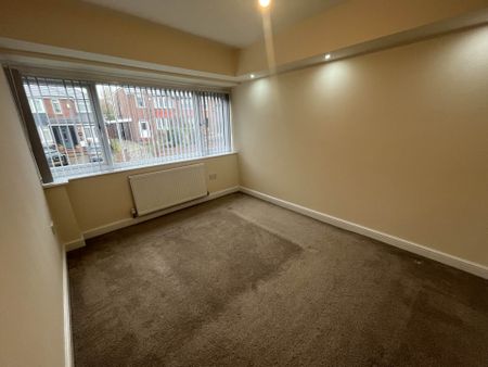 Price £1,395 pcm - Available Now - Unfurnished - Photo 2