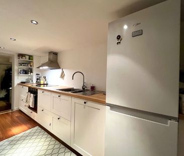 Ljus och välplanerad 1:a i Nacka nära naturreservatet! - Photo 6