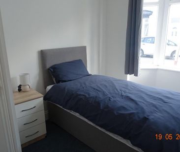 4 bedroom private hall to rent - Photo 6