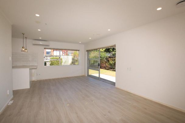 3/5 Tobruk Crescent, Milford - Photo 1