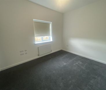 4 bedroom detached house to rent - Photo 4