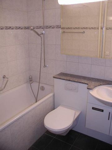 "'Schwäbis': schöne 3-Zimmer-Wohnung mit Balkon, 3. OG, Mittelstrasse 8, Steff" - Foto 4