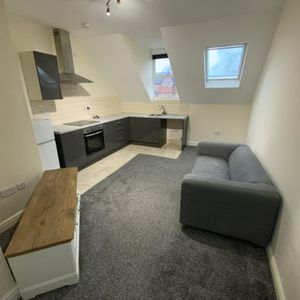 1 bedroom flat to rent - Photo 2