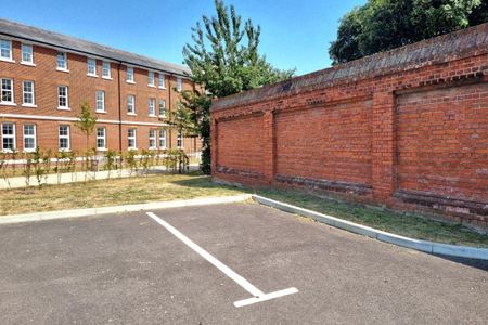 Royal Haslar - Photo 3