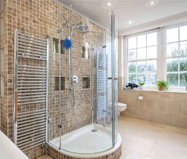 A stylish three double bedroom upper maisonette within the heart of... - Photo 1