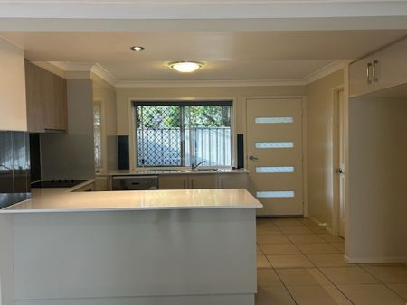 Modern 2 Bedroom Townhouse - Photo 4