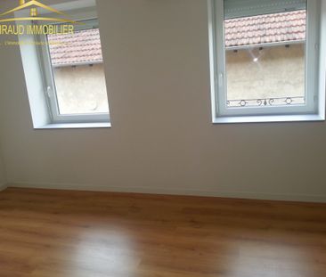 Location Appartement 3 pièces 59m² CHARLIEU 42190 - Photo 6