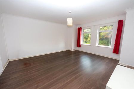 5 bedroom detached house to rent - Photo 2