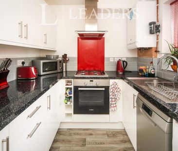 2 bedroom semi-detached house to rent - Photo 3