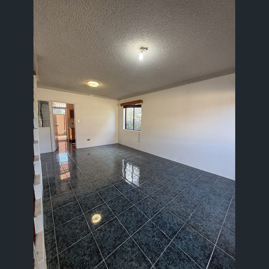AMAZING TOWNHOUSE FOR RENT - Photo 1
