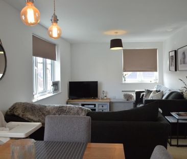 2 bedroom flat to rent - Photo 2