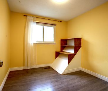 For Lease - 60 Snowshoe Crescent, Markham, Ontario - Photo 3