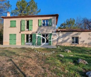 À Taradeau, découvrez cette maison familiale de 128 m² avec 3 chambres et un terrain clôturé de 3 000 m². - Photo 2