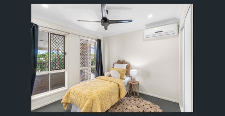 Bucasia home with solar - Photo 2