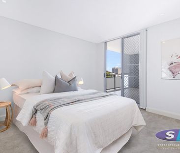 Modern unit with great views - Photo 6