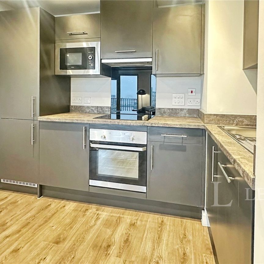 2 bedroom apartment to rent Castle Street, Luton, Bedfordshire, LU1 - Photo 1