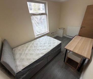 Flat 1, 51 Magdala Street, Belfast, BT7 1PU - Photo 2