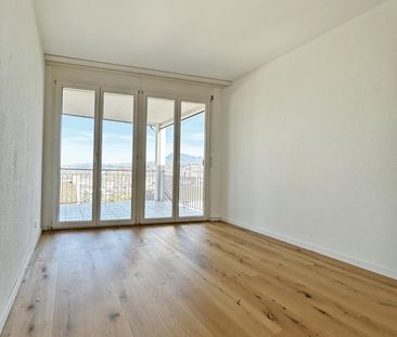 Herrliche Weitsicht – modern, grosszügig, hell und freundlich - Foto 1