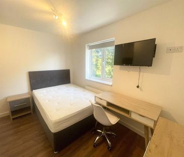 1 bedroom in a house share to rent - Photo 5