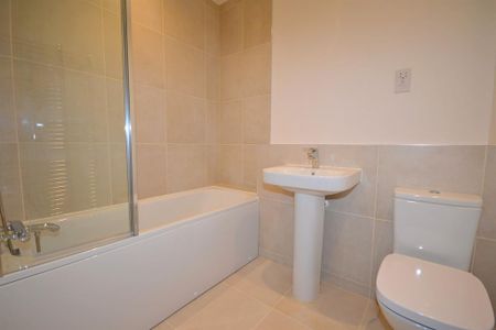 2 bedroom flat to rent - Photo 5