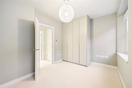 3 bedroom mews to rent - Photo 4