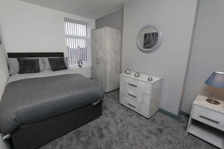 1 bedroom house of multiple occupation to rent - Photo 3