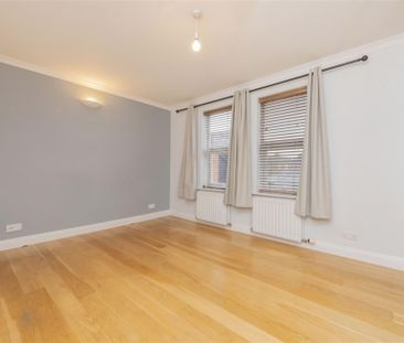3 bed House - Mid Terrace To Let - Photo 4