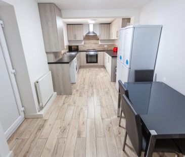 5 bedroom terraced house to rent - Photo 2