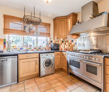 Ongar Close, Addlestone, Surrey, KT15 - Photo 3