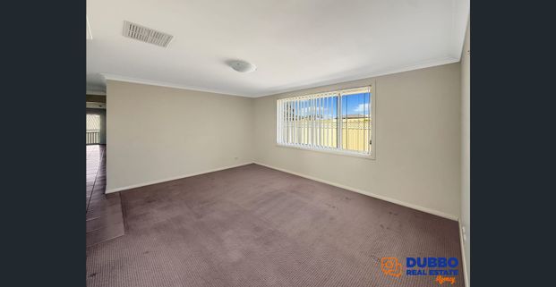 Spacious 4-Bedroom Duplex Perfect for Family Living - Photo 1