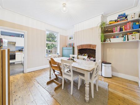 4 bedroom Town house to rent - Photo 2