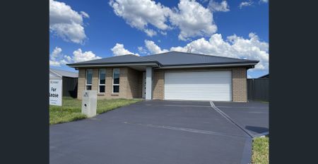 Four Bedroom Home - Photo 2