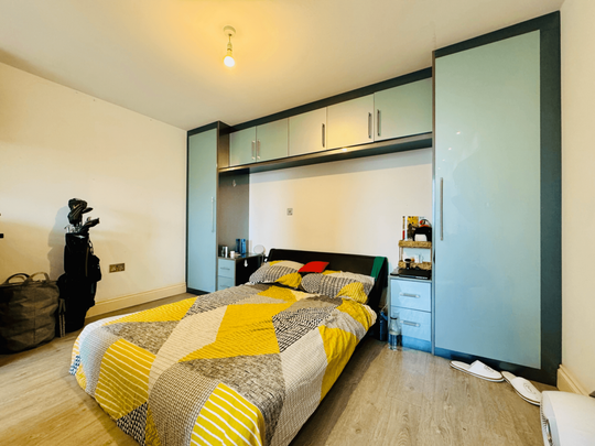 Studio to rent - Photo 1