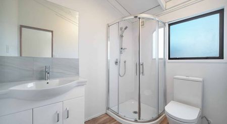 Fully Renovated 8 Room House for Rent in Manurewa - Photo 5