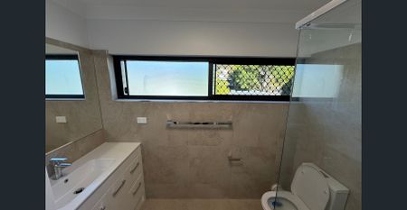 TWO BEDROOM RENOVATED UNIT! - Photo 4
