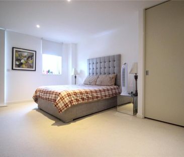 3 bedroom flat to rent - Photo 6