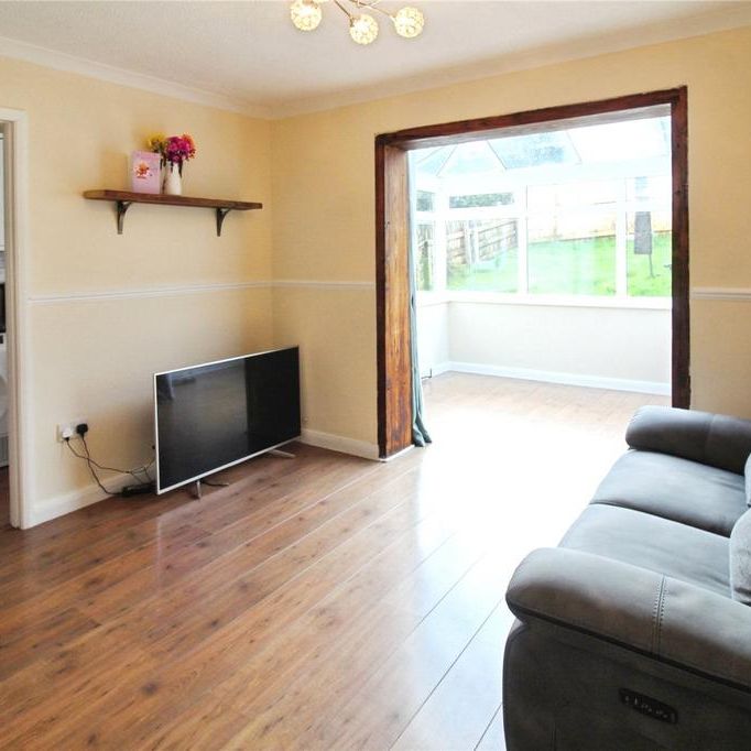 2 bedroom end of terrace house to rent - Photo 1