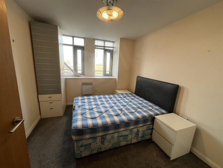 2 Bedroom Apartment To Rent - Photo 2